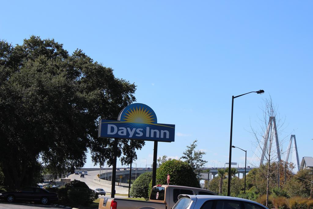 Days Inn By Wyndham Mt Pleasant-Charleston-Patriots Point Exterior photo